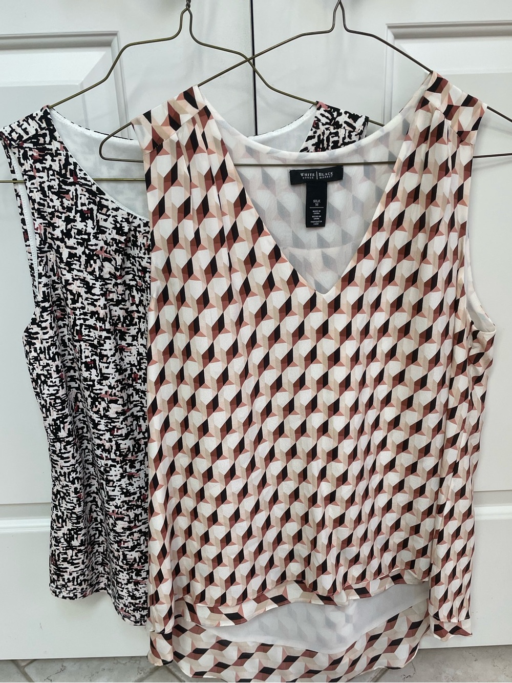 White House Black Market Set of 2 Tank Top One Silk One Poly Work Wear Size M